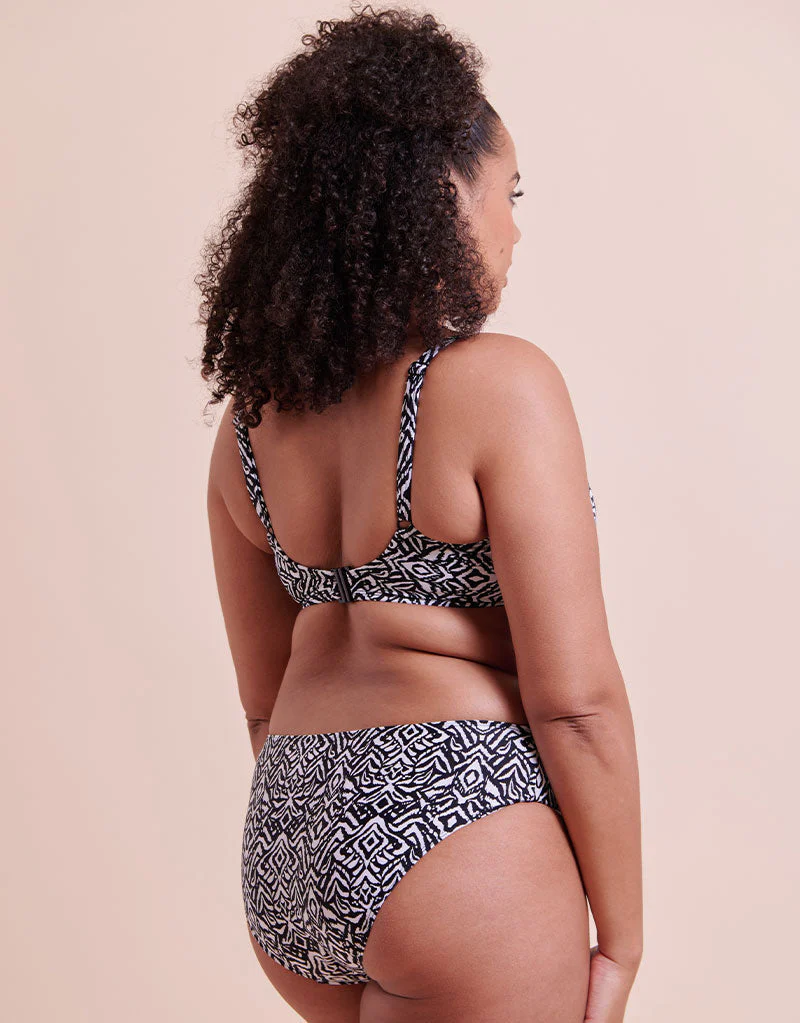 Curvy Kate Wild Horizon Padded Balcony Bikini Top Black Print - Image 5